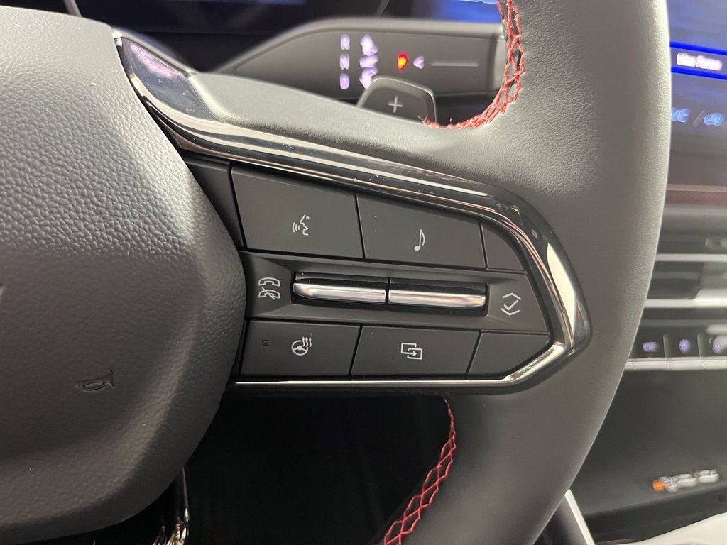 New 2027 Chevrolet Traverse RS w/ LPO, Floor Liner Package AWD/4WD image 23
