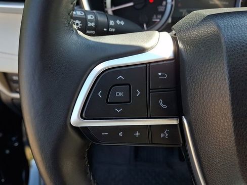 Used 2023 Toyota Highlander XLE AWD/4WD image 22