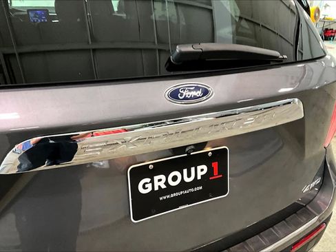 Used 2022 Ford Explorer Limited AWD/4WD image 31