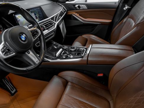 Used 2022 BMW X7 M50i w/ Executive Package image 29