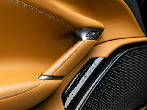 Certified 2024 Ferrari Roma image 15