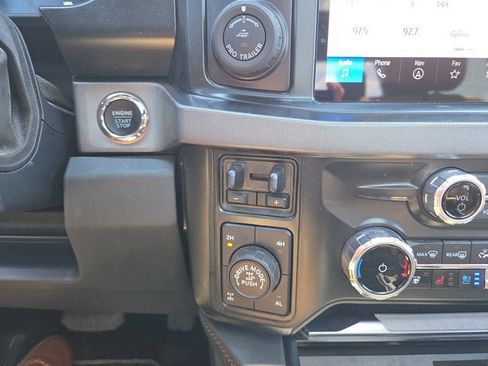 Used 2023 Ford F350 Platinum w/ Tremor Off-Road Package AWD/4WD image 19