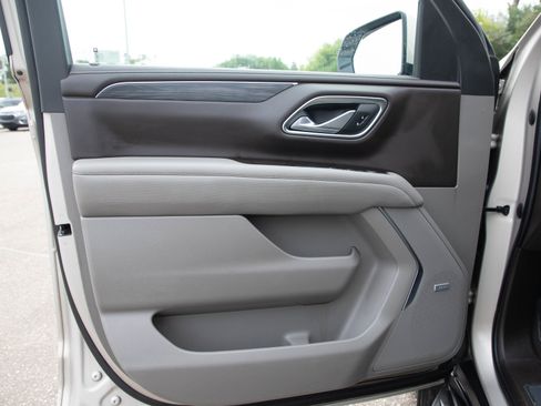 Used 2023 GMC Yukon XL SLT w/ SLT Premium Package AWD/4WD image 22