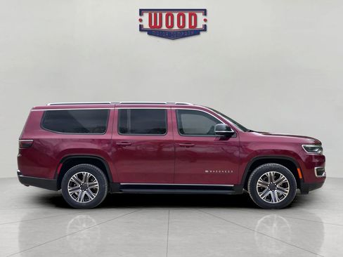 Used 2023 Jeep Wagoneer L Series II AWD/4WD image 2