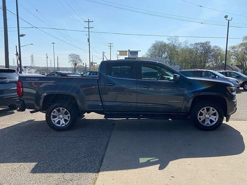 Used 2017 Chevrolet Colorado LT w/ LT Convenience Package AWD/4WD image 5