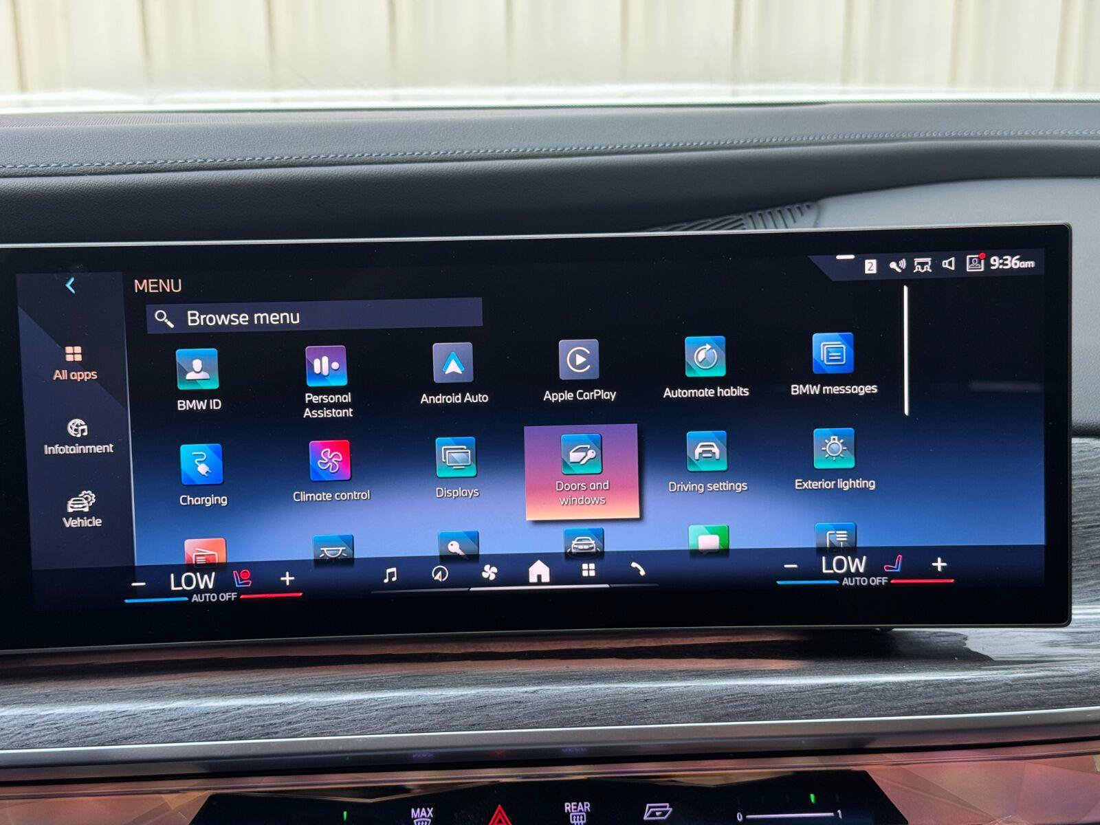 Used 2023 BMW i7 xDrive60 w/ Executive Package 2 AWD/4WD image 28