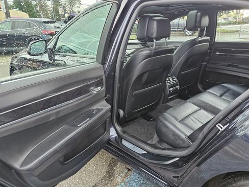 Used 2014 BMW 740i image 13
