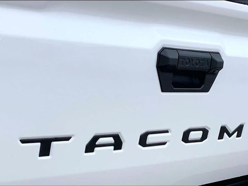 Used 2026 Toyota Tacoma SR5 image 30