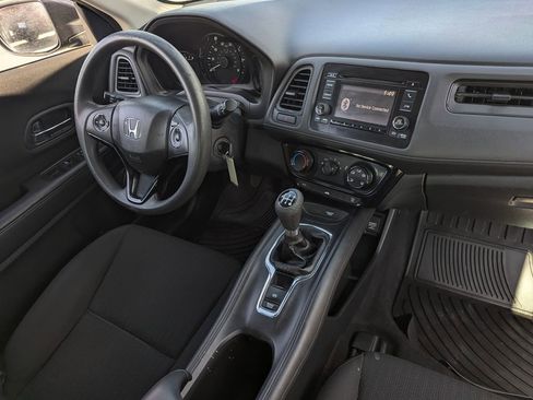 Used 2016 Honda HR-V LX image 30
