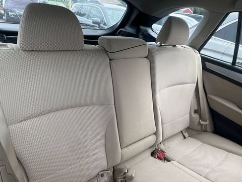 Used 2019 Subaru Outback 2.5i AWD/4WD image 36