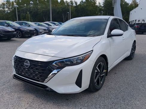 Used 2025 Nissan Sentra SV image 9