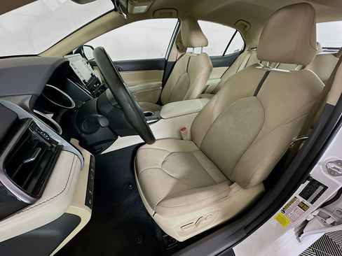 Used 2024 Toyota Camry LE image 13