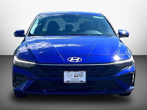 Used 2024 Hyundai Elantra Limited FWD image 2