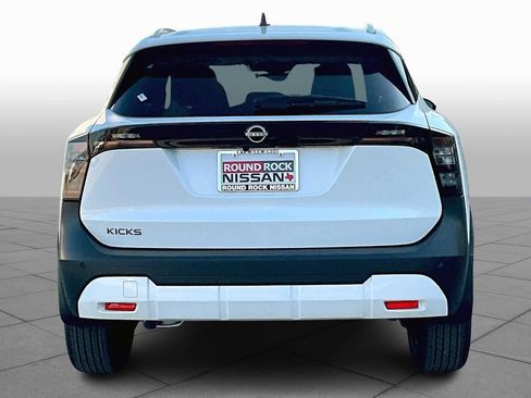 New 2026 Nissan Kicks SV image 4
