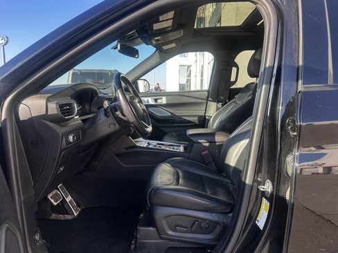 Used 2022 Ford Explorer ST w/ Equipment Group 401A image 7