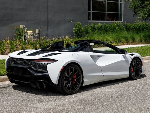 Used 2025 McLaren Artura Spider RWD image 13