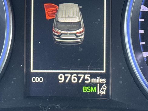 Used 2019 Toyota Highlander XLE image 12