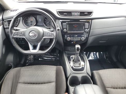 Used 2019 Nissan Rogue SV image 10
