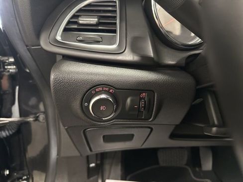 Used 2016 Buick Cascada Premium image 21