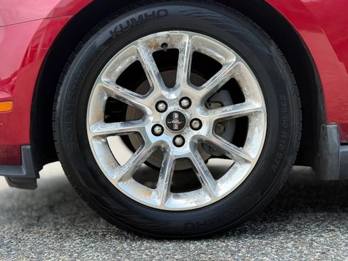 Used 2010 Ford Mustang Convertible RWD image 29