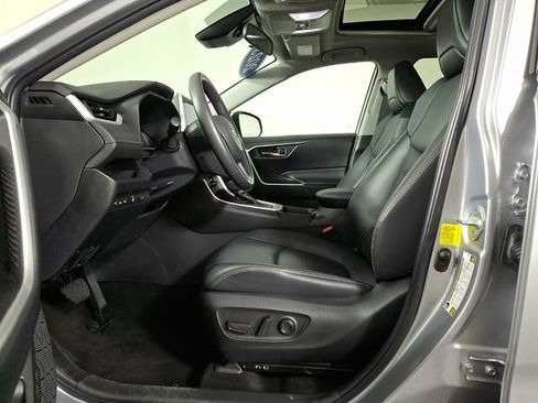 Used 2023 Toyota RAV4 XLE Premium AWD/4WD image 15