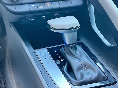 Used 2023 Hyundai Elantra SE image 16