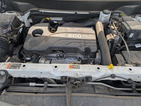 Used 2021 Chevrolet Equinox LS w/ LS Convenience Package image 32