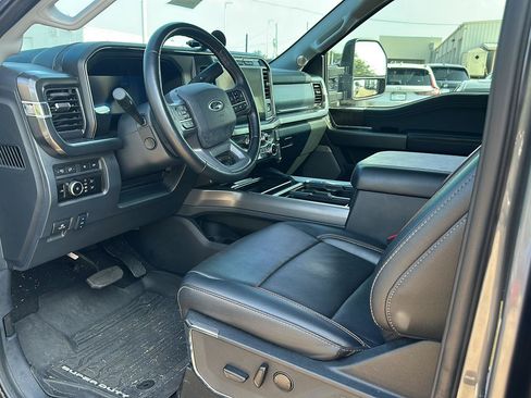 Used 2024 Ford F250 Lariat w/ Lariat Ultimate Package AWD/4WD image 3