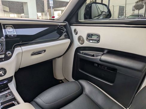 Used 2017 Rolls-Royce Ghost image 20