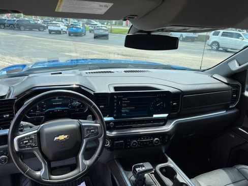 Used 2022 Chevrolet Silverado 1500 LTZ w/ LTZ Convenience Package II AWD/4WD image 21