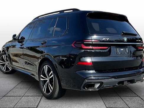 Used 2023 BMW X7 xDrive40i w/ M Sport Package image 3