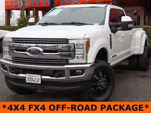 Used 2017 Ford F350 Lariat w/ Lariat Ultimate Package image 4