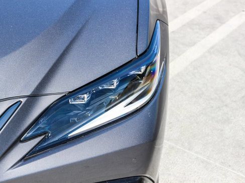 Used 2024 Lexus ES 300h F Sport w/ Accessory Package (Z1) FWD image 9