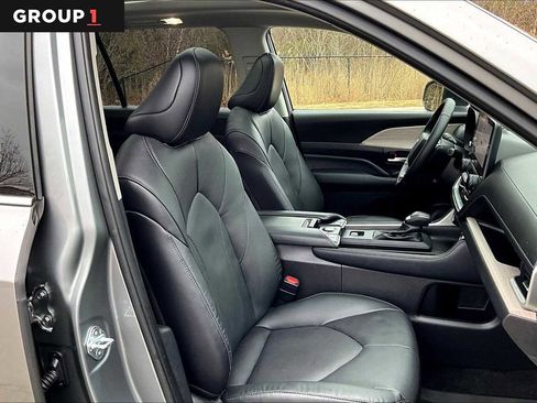 Used 2025 Toyota Grand Highlander AWD Hybrid image 8