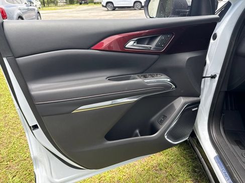 New 2026 Chevrolet Traverse RS w/ LPO, Floor Liner Package FWD image 12