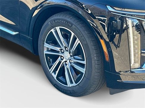 Used 2026 Cadillac Lyriq Luxury image 17