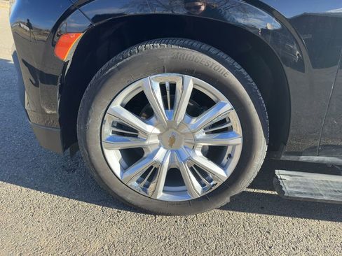 Used 2024 Chevrolet Suburban High Country image 23