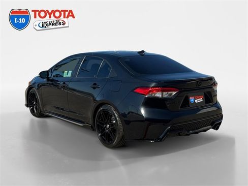 Certified 2022 Toyota Corolla SE image 3