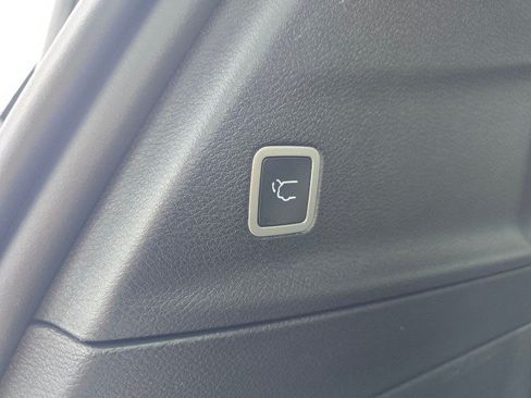 New 2026 Chrysler Voyager LX FWD image 19