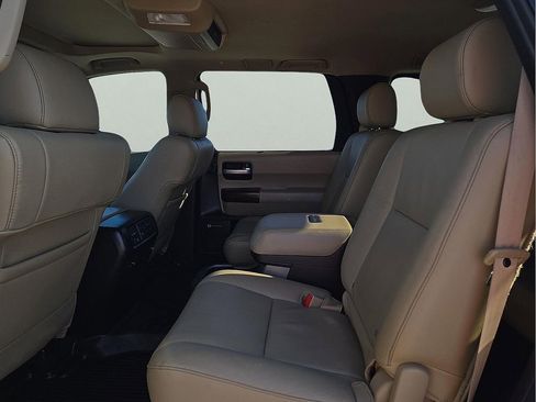 Used 2017 Toyota Sequoia Platinum image 11