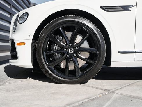 Used 2024 Bentley Flying Spur S V8 image 3