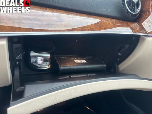 Used 2017 Mercedes-Benz E 300 4MATIC image 39