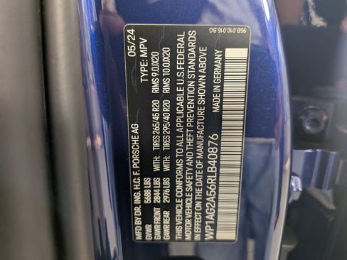 Certified 2024 Porsche Macan S AWD/4WD image 27