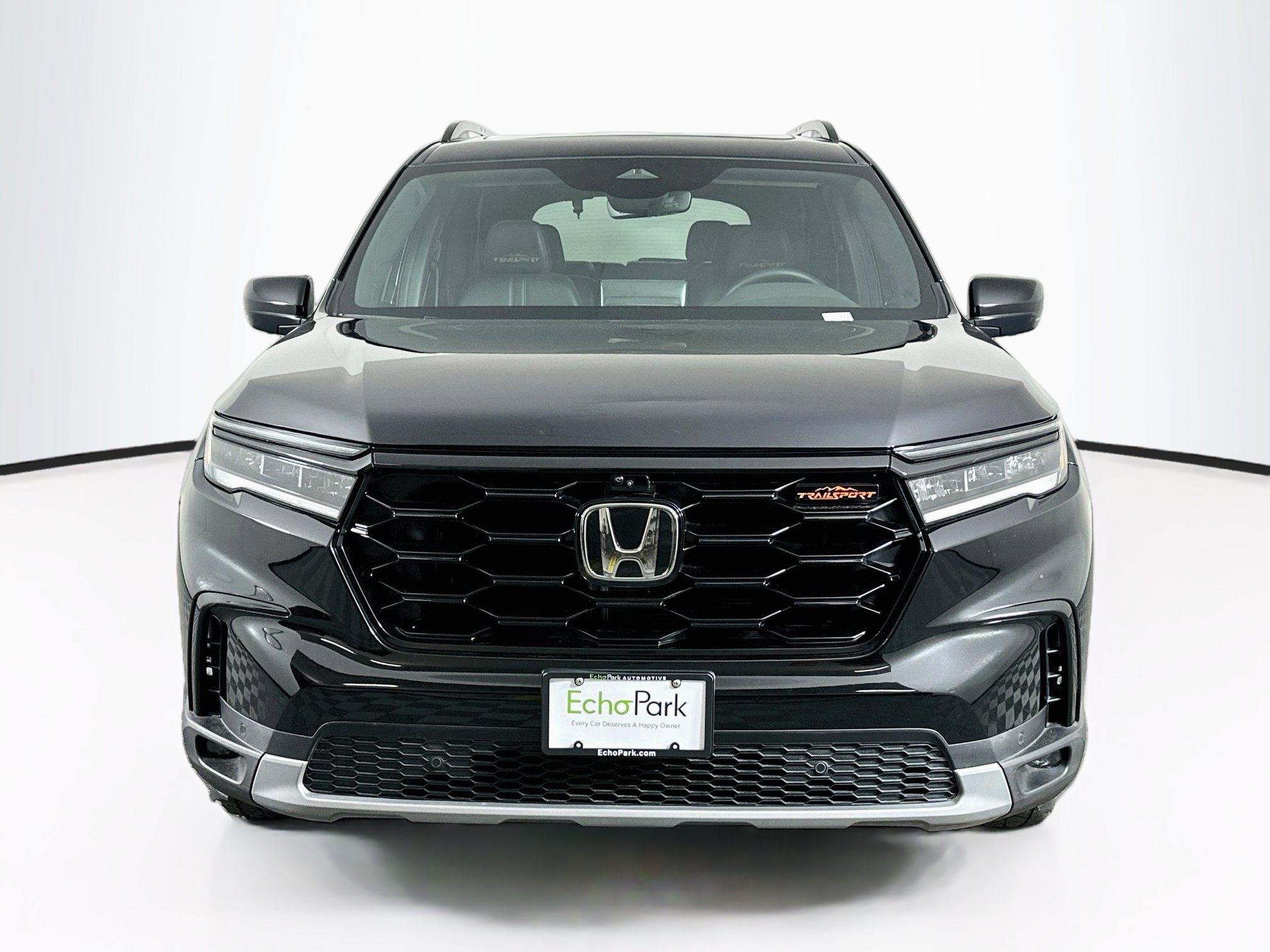 Used 2023 Honda Pilot TrailSport image 2