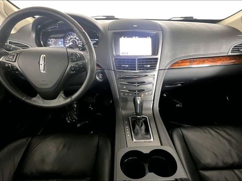 Used 2019 Lincoln MKT AWD image 15