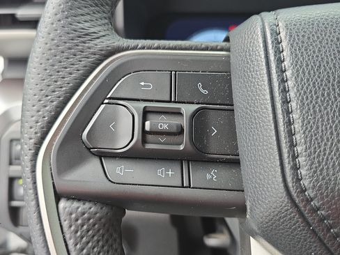 Used 2024 Toyota Tacoma TRD Sport AWD/4WD image 16