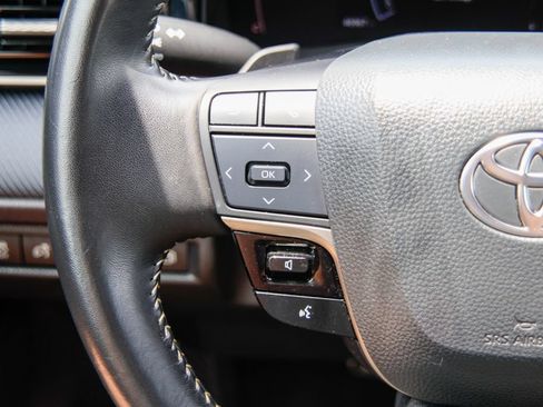 Used 2025 Toyota Camry SE FWD image 14