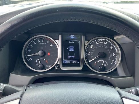 Used 2023 Toyota Tacoma Limited AWD/4WD image 36