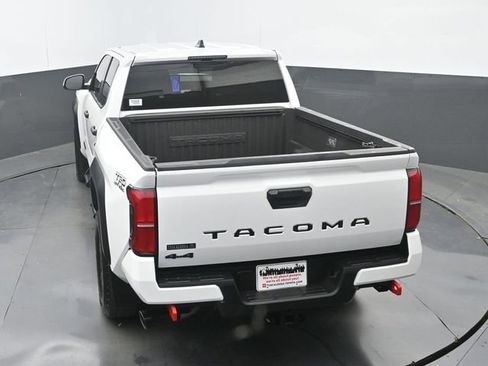Used 2024 Toyota Tacoma TRD Off-Road image 30