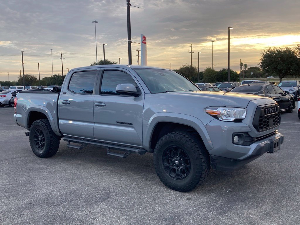 Used 2021 Toyota Tacoma SR5 RWD image 3